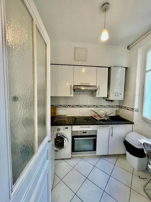 Apartman Beau 3p En Plein Coeur Du 15eme Proche De Beaugrenelle Et De La Tour Eiffel. . *